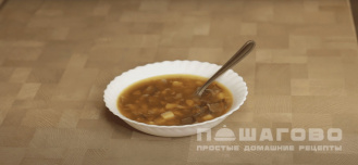 Фото приготовления рецепта: Суп из сушеных грибов - шаг 7