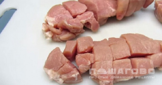 Фото приготовления рецепта: Гуляш из свинины с подливкой - шаг 1