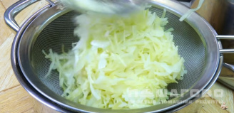 Фото приготовления рецепта: Диетические капустные котлеты - шаг 6