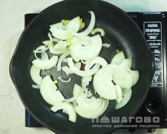 Фото приготовления рецепта: Картофель с шампиньонами в сметане - шаг 1