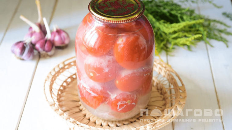 Соленые помидоры с чесноком