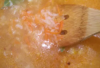 Фото приготовления рецепта: Ароматный острый суп харчо - шаг 4
