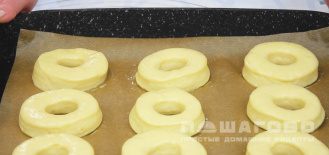 Фото приготовления рецепта: Пончики домашние - шаг 4