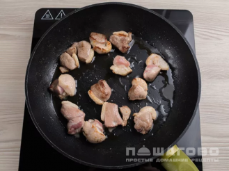 Фото приготовления рецепта: Рагу из утки с картофелем - шаг 3