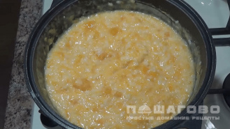 Фото приготовления рецепта: Каша из тыквы с рисом на молоке - шаг 3