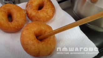 Фото приготовления рецепта: Пончики сладкие - шаг 13