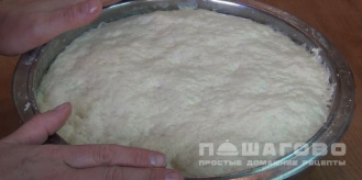 Фото приготовления рецепта: Осетинский пирог с грибами и картошкой - шаг 9