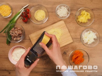 Фото приготовления рецепта: Салат «Мимоза» со скумбрией - шаг 1
