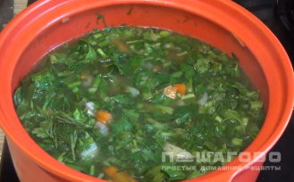 Фото приготовления рецепта: Вегетарианский суп из шпината свежего - шаг 4