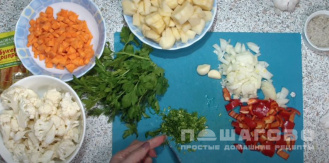 Фото приготовления рецепта: Суп с цветной капустой вегетарианский - шаг 7