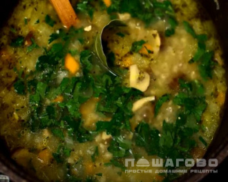 Фото приготовления рецепта: Суп с перловкой вегетарианский - шаг 3