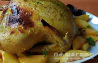 Фото приготовления рецепта: Курица с айвой - шаг 5