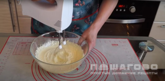Фото приготовления рецепта: Бисквитное пирожное с масляным кремом - шаг 1