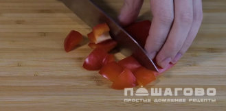 Фото приготовления рецепта: Салат с ананасом и ветчиной - шаг 1