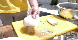 Фото приготовления рецепта: Каракатица на гриле - шаг 2