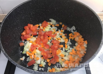 Фото приготовления рецепта: Суп из трески с овощами по-норвежски - шаг 3