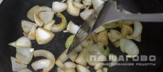 Фото приготовления рецепта: Ирландское рагу из баранины в духовке - шаг 5