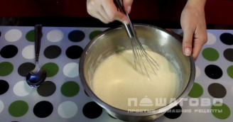 Фото приготовления рецепта: Сырные блины с начинкой из ветчины - шаг 3