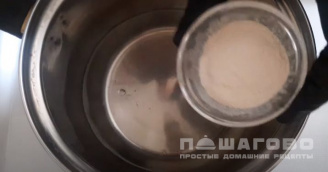 Фото приготовления рецепта: Домашний воздушный клюквенный зефир - шаг 1