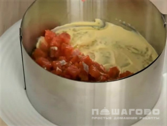 Фото приготовления рецепта: Салат с рыбой кижуч - шаг 2