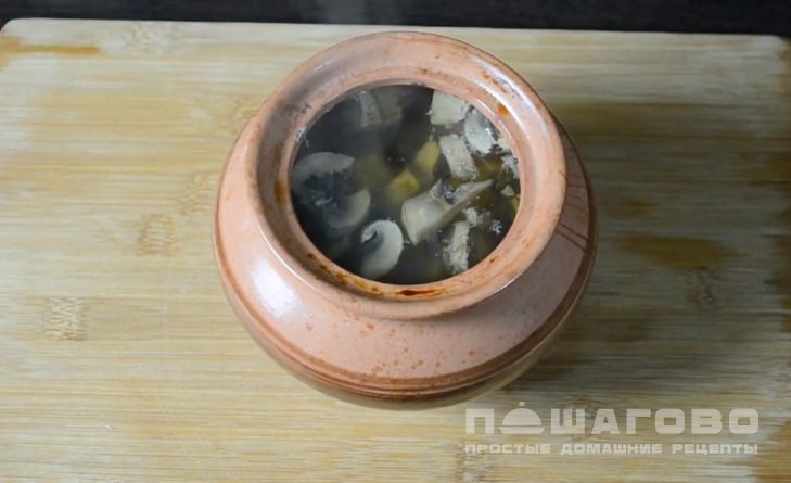 Суп с грибами в горшочках в духовке