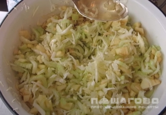 Фото приготовления рецепта: Зеленый салат Щетка - шаг 4