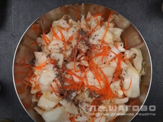 Фото приготовления рецепта: Острая корейская капуста - шаг 4