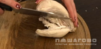 Фото приготовления рецепта: Оливье по-советски с куриной грудкой - шаг 3