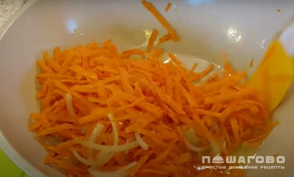Фото приготовления рецепта: Овощной плов с шампиньонами - шаг 2