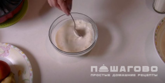 Фото приготовления рецепта: Сметанное желе на молоке - шаг 2