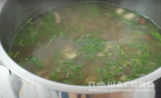 Фото приготовления рецепта: Суп грибной из шампиньонов рецепт с картофелем - шаг 6
