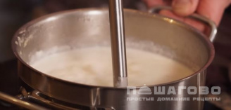 Фото приготовления рецепта: Крем-суп из шампиньонов со сливками - шаг 7