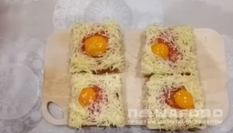 Фото приготовления рецепта: Горячие бутерброды с яйцом - шаг 7