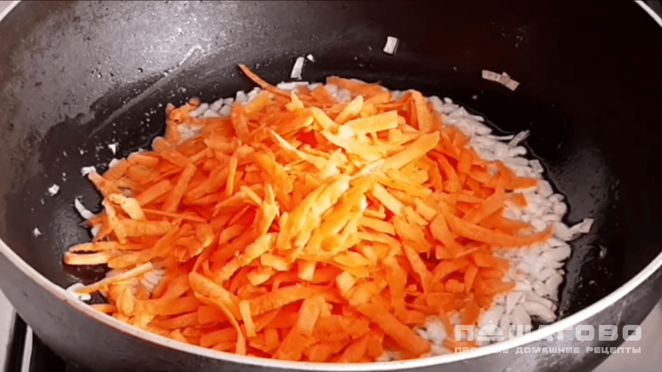 Фото приготовления рецепта: Капустняк с кукурузной крупой - шаг 2