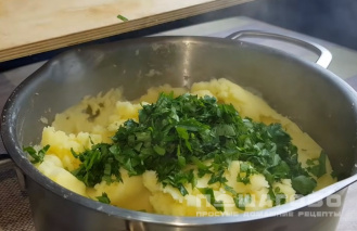 Фото приготовления рецепта: Картофельная ватрушка - шаг 5