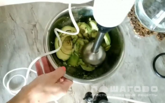 Фото приготовления рецепта: Крем из авокадо для легких бутербродов - шаг 3