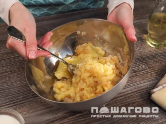 Фото приготовления рецепта: Жареные вареники с картошкой - шаг 3