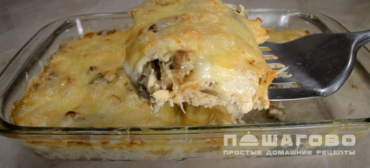 Жюльен с курицей, грибами и сметаной