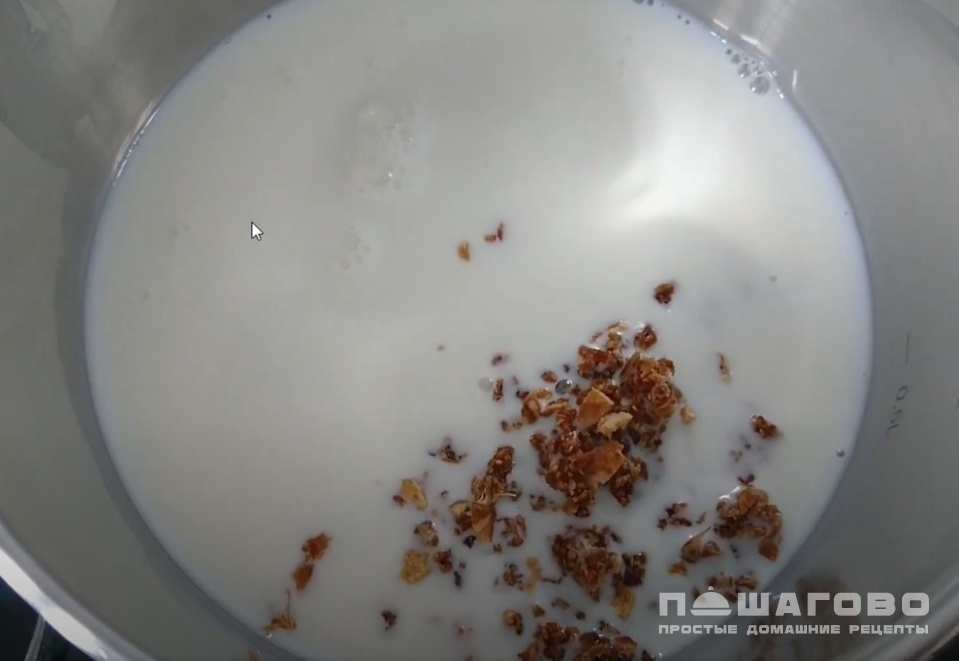 Фото приготовления рецепта: Инжир с молоком - шаг 3