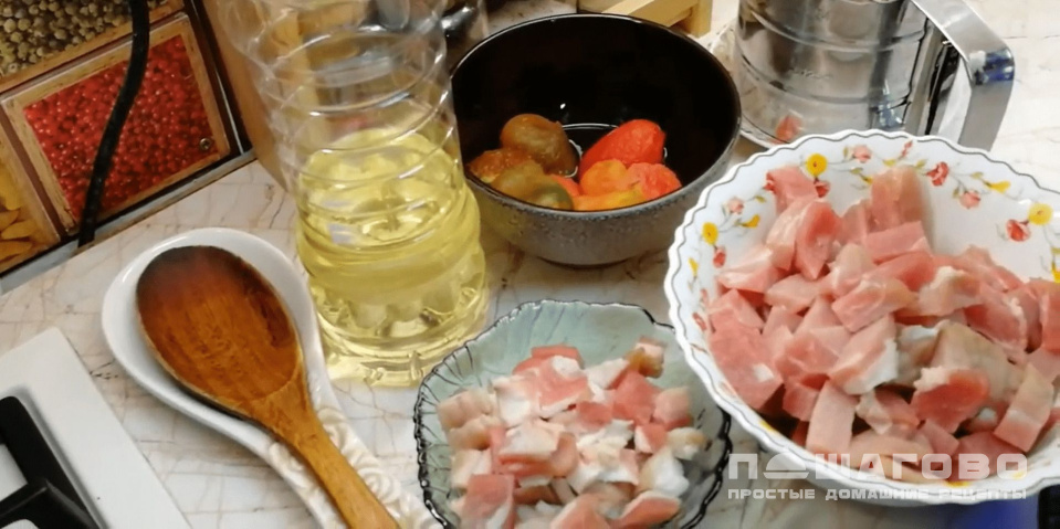 Фото приготовления рецепта: Мясо с подливкой из свинины - шаг 1