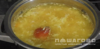 Фото приготовления рецепта: Суп щавелевый без мяса - шаг 5
