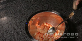 Фото приготовления рецепта: Запеченные креветки в чесночно-лимонном соусе - шаг 1