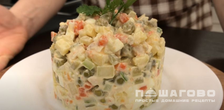 Оливье со сметаной и майонезом