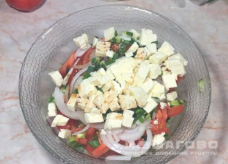 Фото приготовления рецепта: Овощной салат с манго - шаг 2