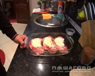 Фото приготовления рецепта: Антрекот из свинины в духовке - шаг 3