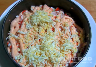Фото приготовления рецепта: Королевский салат с креветками - шаг 3