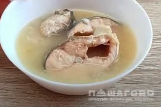 Фото приготовления рецепта: Суп из рыбных консервов - шаг 5