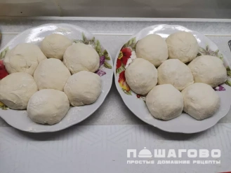 Фото приготовления рецепта: Чеченские лепешки с тыквой (хингалш) - шаг 9