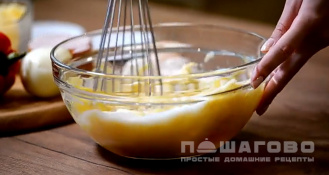 Фото приготовления рецепта: Картофельные корзинки с яйцом (в духовке) - шаг 3