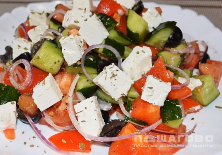 Салат греческий с фетой и помидорами по-домашнему